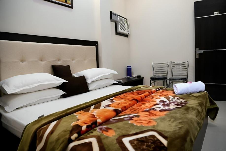 Hotel White Tulip Amritsar Eksteriør bilde